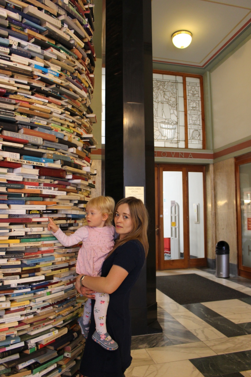 Jak zacząć i kontynuować czytanie globalne z dzieckiem w wieku 18-30 miesięcy