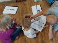 Czytanie od urodzenia do 16 miesiąca życia (z wersją audio)